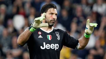 Buffon durante un partido.