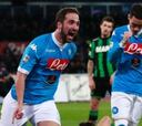 Higuaín y Callejón mantienen al Nápoles en lo más alto