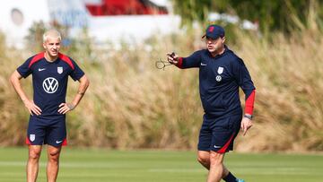 FORT LAUDERDALE, FLORIDA - JANUARY 13: Head Coach Mauricio Pochettino of the United States looks on during an USMNT Training Session at Florida Blue Training Center on January 13, 2025 in Fort Lauderdale, Florida. Megan Briggs/Getty Images/AFP (Photo by Megan Briggs / GETTY IMAGES NORTH AMERICA / Getty Images via AFP)