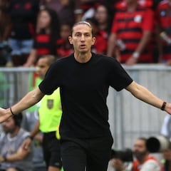 Un gol del portero rival frena a Filipe Luis