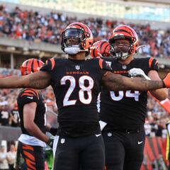 Justin Fields, Derrick Henry, Tom Brady, Joe Mixon and Kenneth Walker III break NFL records