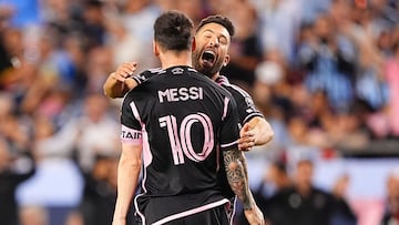 KANSAS CITY, MISSOURI - APRIL 13: Lionel Messi #10 celebrates with Jordi Alba #18 of Inter Miami after Messi scores a second half goal against Sporting Kansas City at Arrowhead Stadium on April 13, 2024 in Kansas City, Missouri.   Kyle Rivas/Getty Images/AFP (Photo by Kyle Rivas / GETTY IMAGES NORTH AMERICA / Getty Images via AFP)