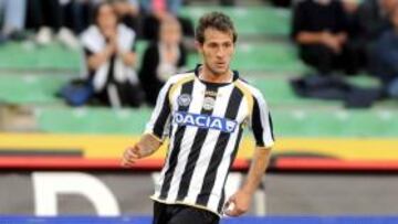 <b>EL GRAN OBJETIVO. </b>El italiano Floro Flores es el delantero centro titular que pretende ahora el club.