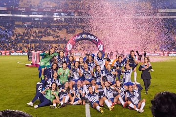 La jugadoras de Monterrey festejaron en el campo del acérrimo rival su segundo título de Liga Mx Femenil