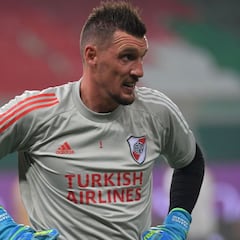 El representante de Armani confirmó su continuidad