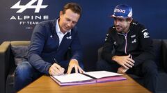 Laurent Rossi y Fernando Alonso (Alpine). F1 2021.