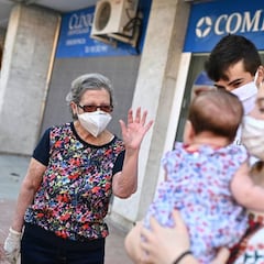 Un experto de Cambridge: hablar puede ser tan contagioso como toser