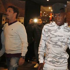Vinicius ya está en Madrid para conocer el club y ver el Clásico