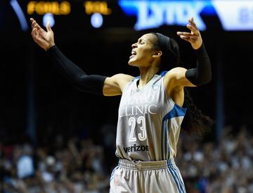 Número uno del draft de la WNBA en 2011 y Rookie del Año esa temporada, ganó cuatro anillos con las Lynx de Minnesota, que compaginó con su militancia en el ya disuelto Ros Casares de Valencia y en la liga china. Fue múltiples veces All Star y MVP de la liga estadounidense en 2014. Tiene 34 años.