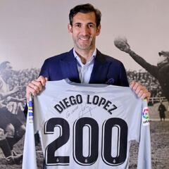 "Me quedo con el penalti que le paré a Messi, por cómo se vivió"