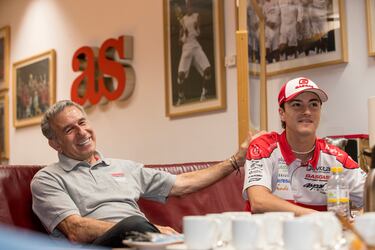 Firmo hacer el a?o de Acosta en Moto2