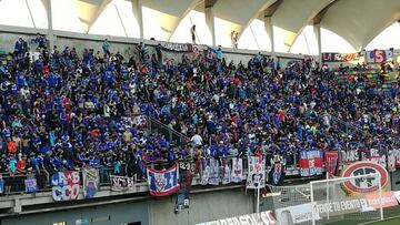 Hinchas de la U le cantan a Heller y lanzan duros panfletos