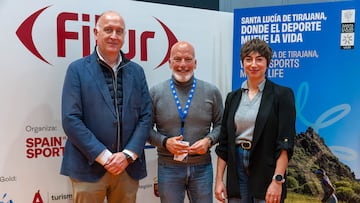 Marcos Herrero, Julio Ojeda y Celia Garrote en la presentación del Campeonato de España de Atletismo FEDDI en Santa Lucía de Tirajana, en FITUR Sports 2026
