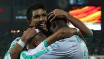 Santos consiguió su tercera victoria del Clausura gracias al doblete del chileno Bryan Rabello.
