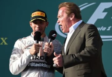 Lewis Hamilton y Arnold Schwarzenegger 