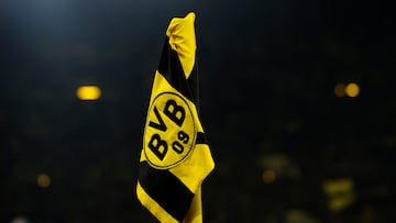 Dortmund (Germany), 30/11/2024.- A Logo of Borussia Dortmund (BVB) on a corner flag before the German Bundesliga soccer match between Borussia Dortmund and FC Bayern Munich in Dortmund, Germany, 30 November 2024. (Alemania, Rusia) EFE/EPA/FRIEDEMANN VOGEL CONDITIONS - ATTENTION: The DFL regulations prohibit any use of photographs as image sequences and/or quasi-video.