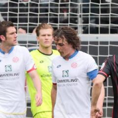 Marco Fabián volvió a la titularidad y el Eintracht triunfó