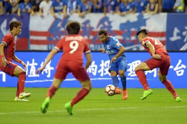 Carlos Tévez: Chinese players "technically not very good"