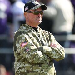 Vaccinated Minnesota Vikings G Dakota Dozier in hospital with covid-19