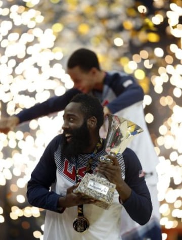 Estados Unidos celebra el título del mundial de basket. James Harden.