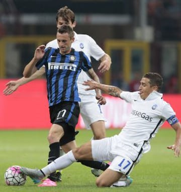 Carlos Carmona fue capitán del Atalanta ante el Inter.