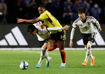 Jhon Jáder Durán y un golazo de chilena de Rafael Santos Borré le dieron la vuelta al marcador tras el primer tanto de Mitoma. Lorenzo mantiene su invicto con la Selección Colombia.