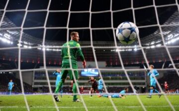 1-1. Javier Hernandez 'Chicharito' anotó el tantao del empate.