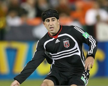 Anotó un doblete con DC United en el título de 2004 frente a Kansas City Wizards