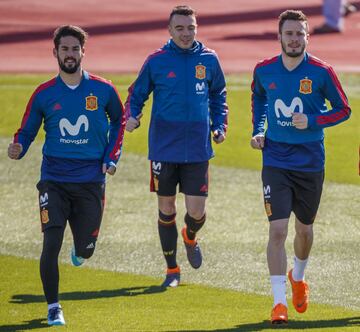 Iago Aspas, Isco y Saúl. 







