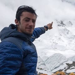 Kilian Jornet repite ascenso al Everest con récord de 17 horas