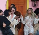 Pedro Pascal, Karol G, Cardi B y Jessica Alba disfrutan el Halftime Show desde la casita de Bad Bunny