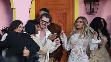 Eagle-eyed viewers spotted Jessica Alba, Pedro Pascal, Alix Earle and many others at Levi’s Stadium.