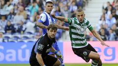 Slimani celebra su primer tanto.