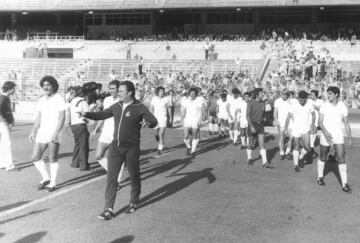 Se le puede y se le debe considerar como el primer gran Hombre de la Casa del Real Madrid. Ganó ocho títulos como entrenador del Madrid en cuatro etapas diferentes; en 1974 sustituyó a Muñoz durante cinco meses y ganó la Copa al Barcelona (4-0 en el estadio del Manzanares, esa misma campaña fue el entrenador con el que el Barcelona goleó 0-5 a los blancos en el Bernabéu); en 1977 relevó a Miljanic tras la primera jornada de Liga, para acabar conquistando esa Liga y la siguiente (1977-78 y 1978-79), regresó en 1982 durante tres meses para volver a levantar la Copa, y de igual manera relevó a Amancio y acabó levantando una Liga (1985-86), dos Copas de la UEFA (184-85 y 1985-86) y una Copa de la Liga. Precisamente, en el campeonato liguero consiguió 74 victorias en 122 encuentros (60,66%), con 25 derrotas y 23 empates en total: pero tres títulos ligueros llevan su sello y su nombre.