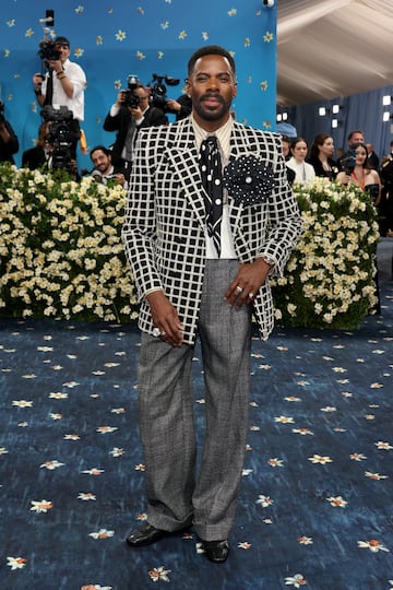 Colman Domingo posa en la alfombra roja de la MET Gala 2025.