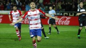 Guilherme Siqueira (Granada CF) celebra el 1-0.