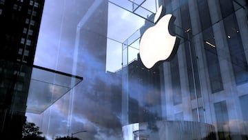 Tras el cierre de la bolsa de valores, Apple hizo historia despu谷s de alcanzar un valor de mercado de $3 billones de d車lares.