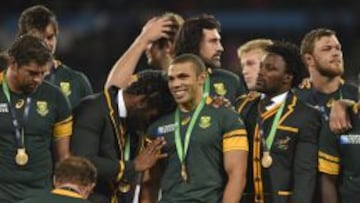 Sudáfrica recibiendo la medalla de bronce.