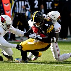 El quarterback de los Steelers, Kenny Pickett no jugará contra los New England Patriots en TNF
