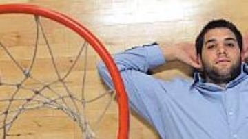 <b>A LA ESPERA. </b>Aunque no ha podido entrenarse esta semana a causa de un esguince de tobillo, Reyes quiere jugar frente a su ex equipo.