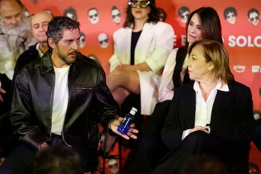 El actor y director Paco León y la actriz Carmen Machi durante la rueda de prensa de presentación de 'Aída y Vuelta' .