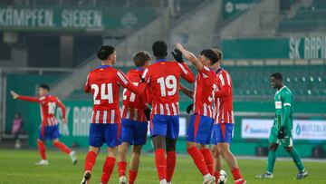 Los jugadores del Atlético celebran un gol en Viena en la Youth League.