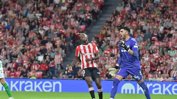 Rui Silva, ante Nico Williams.