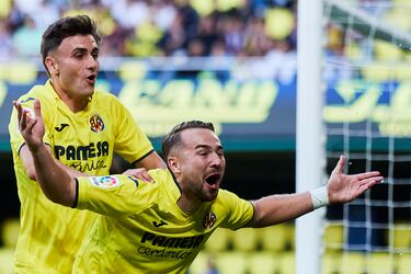 El Levante sufrió para doblegar al Villarreal B de un sensacional Ontiveros. El centrocampista dio la asistencia del primer tanto de los suyos, en un centrochut; y marcó el segundo, desde el punto de penalti, y tras un precioso lanzamiento a lo panenka.
