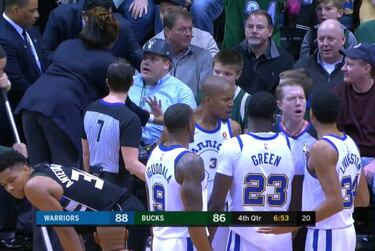 Expulsan a un aficionado por insultar a Klay Thompson