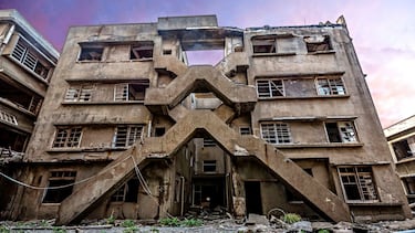 Isla Hashima, la ciudad fantasma en medio del mar en la que se rodó una de las mejores películas de 007