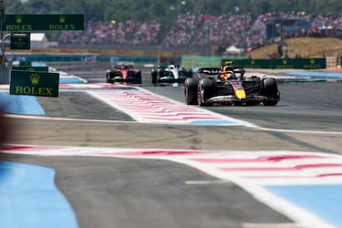Helmut Marko ante el error de Checo Pérez: “Quizá bebió tequila anoche”