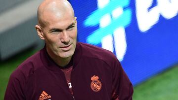 Real Madrid&#039;s French coach Zinedine Zidane takes part in a training session of his team on February 23, 2021 at the Atleti Azzurri d&#039;Italia stadium in Bergamo, on the eve of the UEFA Champions League round of 16  first leg football match Atalant