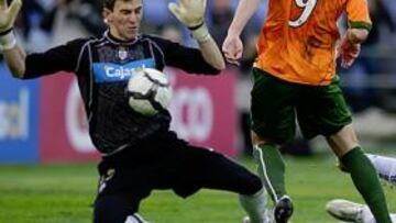 <b>PREVIO AL GOL. </b>Guaita pudo rechazar el primer disparo de Sergio García, pero posteriormente el catalán aprovechó el centro de Nacho para poner el 0-1 en el marcador.