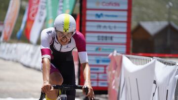 El ciclista Adrián Fajardo, durante la contrarreloj sub-23 de los Campeonatos de España de Ciclismo de 2025 en Sierra Nevada